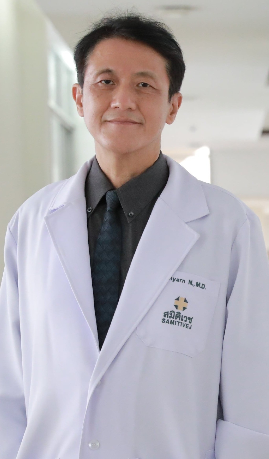 Associate Prof. Sunyarn Niempoog