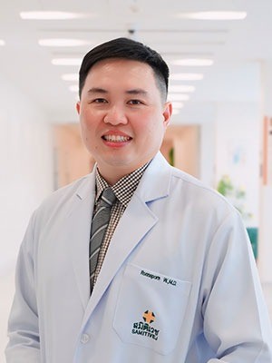 Ronnaporn Weerachantachart, M.D.